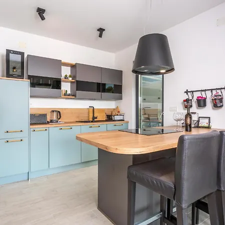 2 Bedroom In * Omišalj