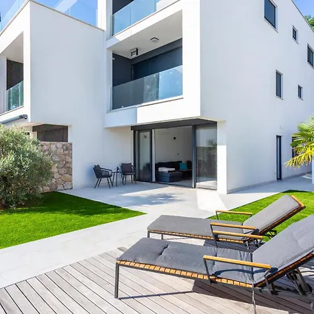 2 Bedroom In * Omišalj