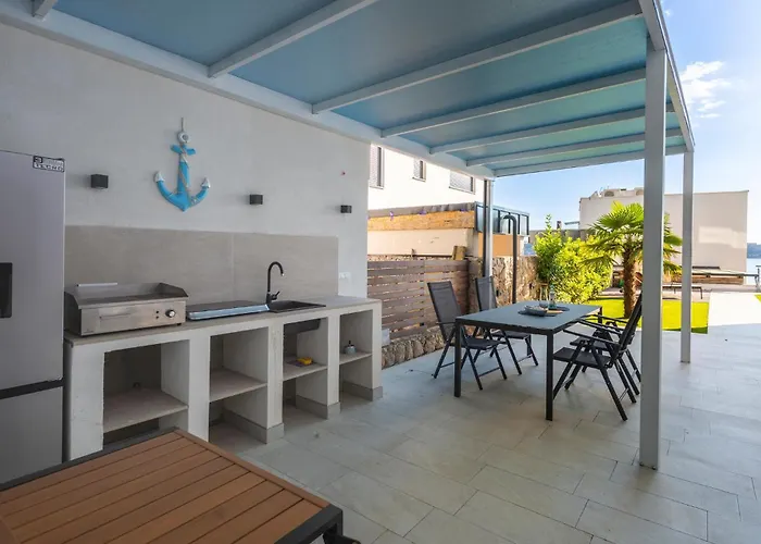 Апартаменты 2 Bedroom Stunning In *