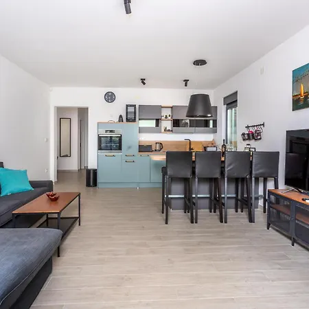 Apartament 2 Bedroom In Omišalj