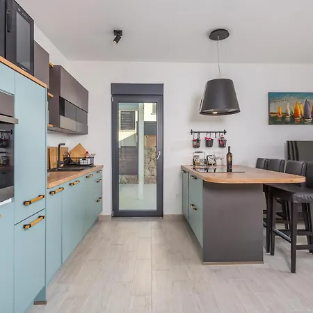 2 Bedroom In *