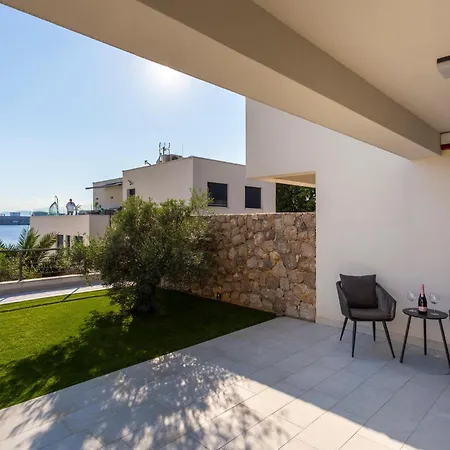 2 Bedroom In * Omišalj